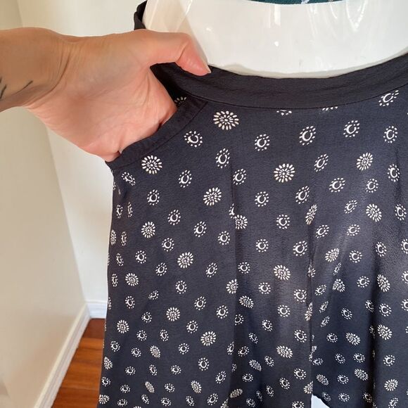 Urban Outfitters Navy Boho Flowy Mini Skirt with Pockets Size 2 - Picture 5 of 9